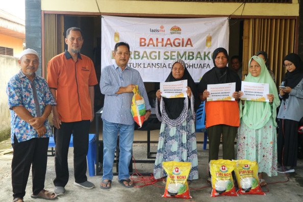 Berbagi Dalam Bulan Suci Lazismu Berikan Paket Sembako Di Pekanbaru