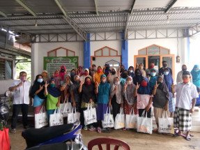 semarak-ramadhan-lazismu-banyumas-berikan-959-paket-sembako-dan-uang-santunan