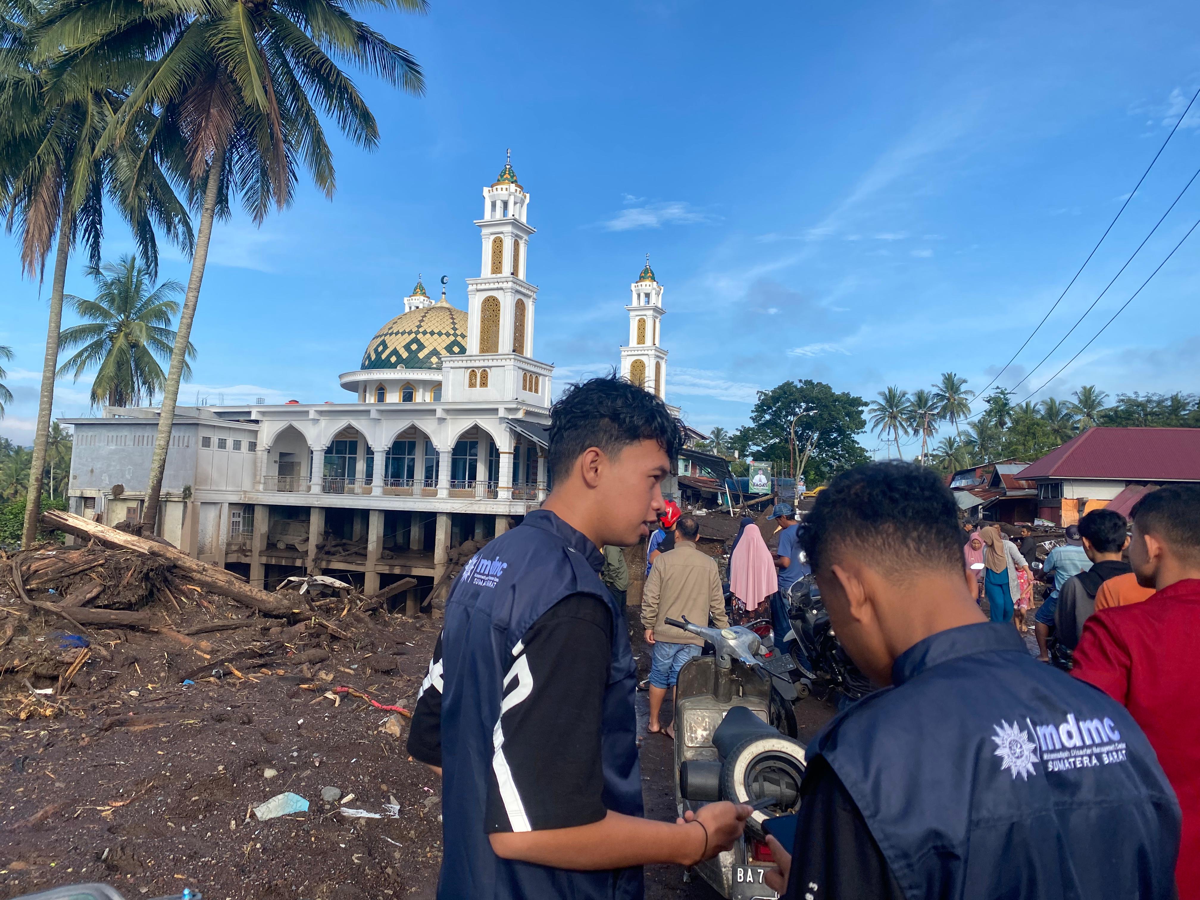 Cover BANJIR DAN LONGSOR TERJANG SUMATRA BARAT, MUHAMMADIYAH BERGERAK SALURKAN BANTUAN