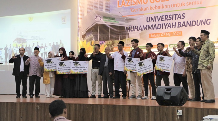 Cover PENYERAHAN BEASISWA WARNAI LAZISMU GOES TO CAMPUS DI UM BANDUNG