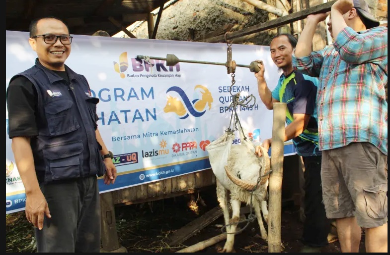 Cover LAZISMU - BPKH Sasar 29 Titik Kantong Kemiskinan Penerima Manfaat Daging Qurban Di Jawa Barat 