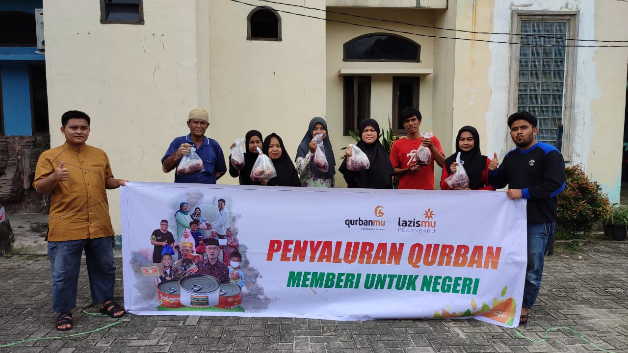 Cover LAZISMU SALURKAN PAKET DAGING KURBAN DI PEKANBARU