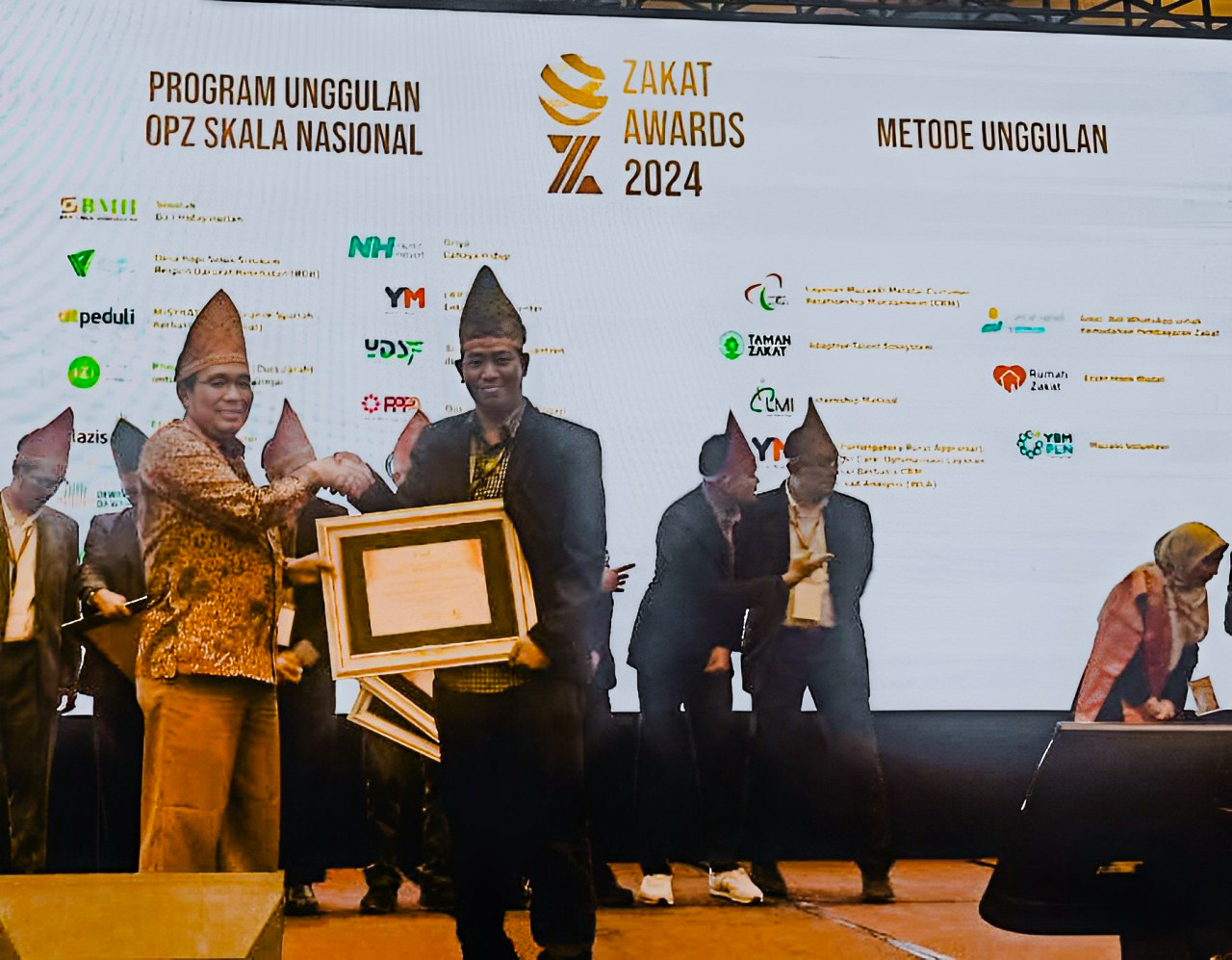 Cover Edutabmu Kantongi Predikat Gold, Lazismu Raih Penghargaan Zakat Awards 2024 Kategori Program Pendidikan Skala Nasional  