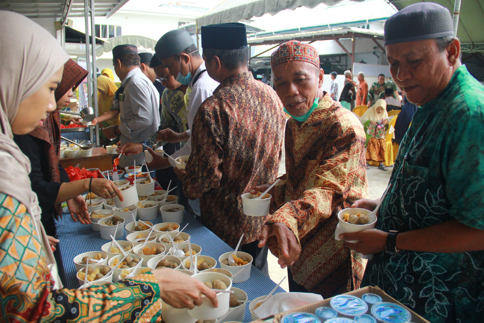 Cover Meriahkan Hari Bermuhammadiyah, Lazismu Banjarbaru Sediakan 600 Baksomu Gratis