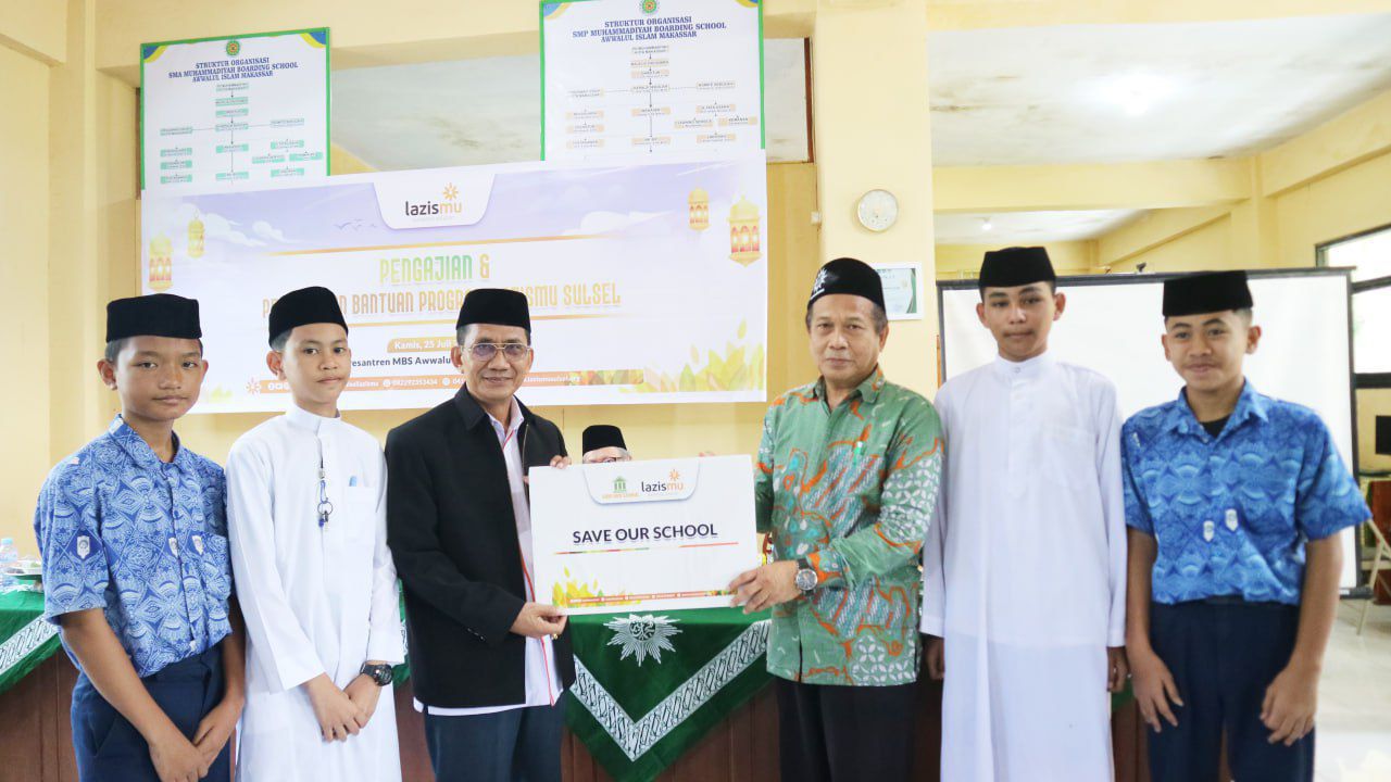 Cover Lazismu Serahkan Bantuan Program Save Our School untuk Pesantren MBS Awwalul Islam