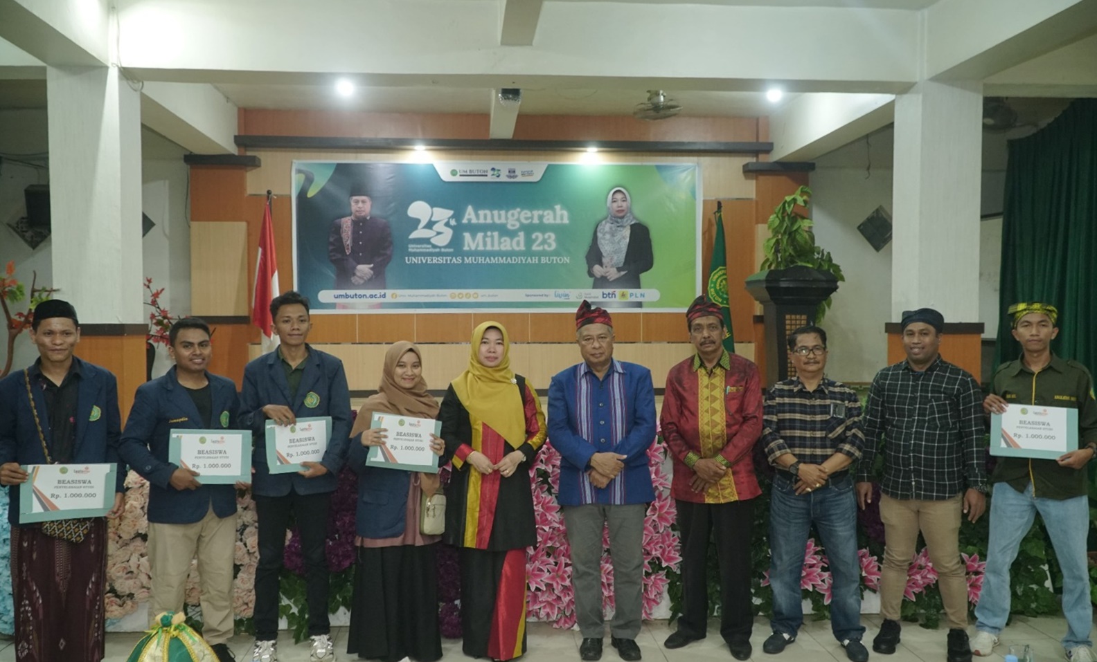 Cover Lazismu Salurkan Beasiswa Penyelesaian Studi Untuk Mahasiswa Di Milad ke-23 Universitas Muhammadiyah Buton