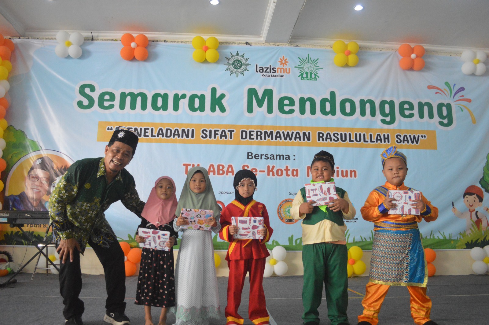 Cover Lazismu Gelar Dongeng Keteladanan Bersama Adik-adik TK ABA Se-Kota Madiun