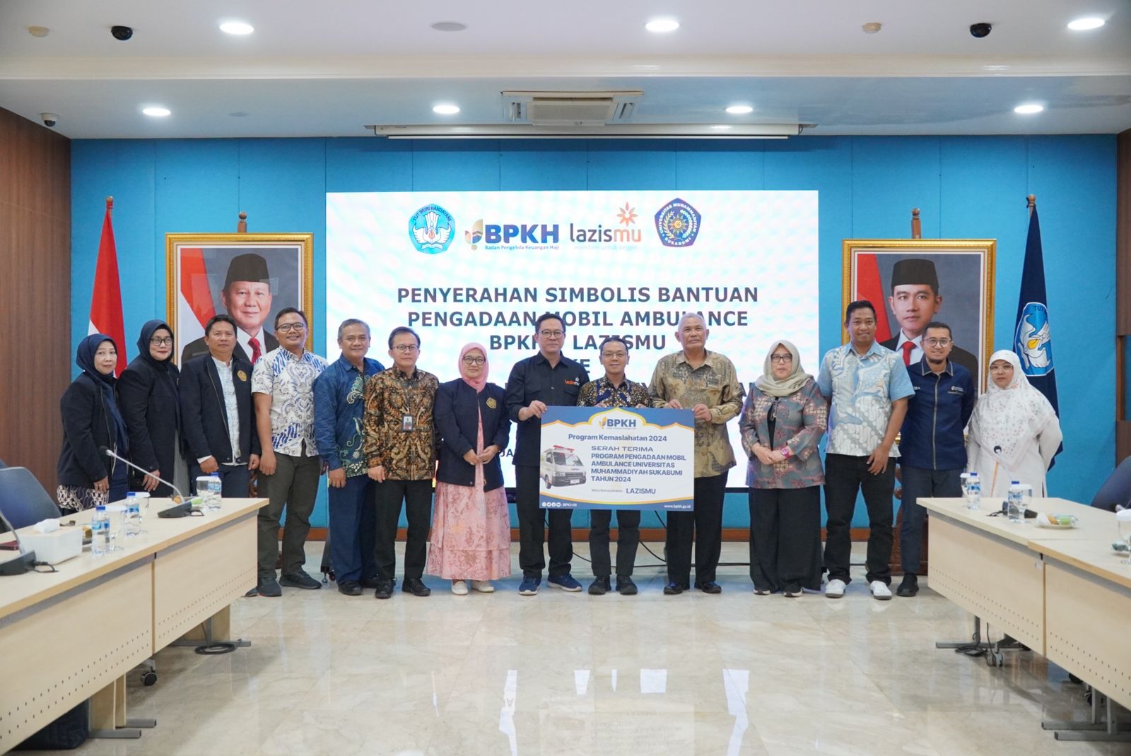 Cover BPKH Serahkan Bantuan Ambulans Bersama Lazismu untuk UMMI  