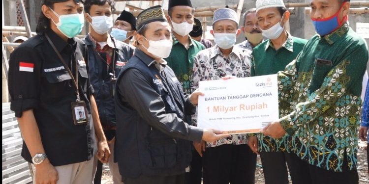 Cover Lazismu Salurkan Bantuan 1 Miliar ke PCM Sirampog untuk Renovasi Sekolah