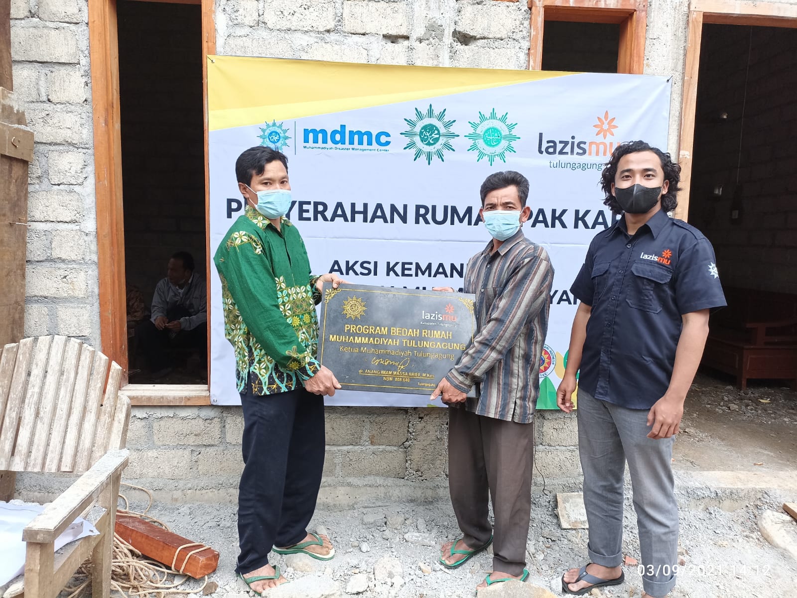 Cover Lazismu Bedah Rumah Korban Tanah Longsor di Tulungagung, Jawa Timur