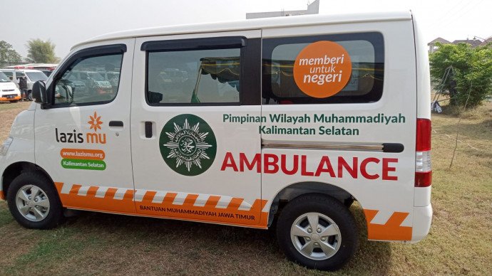 muhammadiyah-jawa-timur-kembali-berikan-bantuan-ke-lazismu-kalsel-berupa-mobil-ambulans