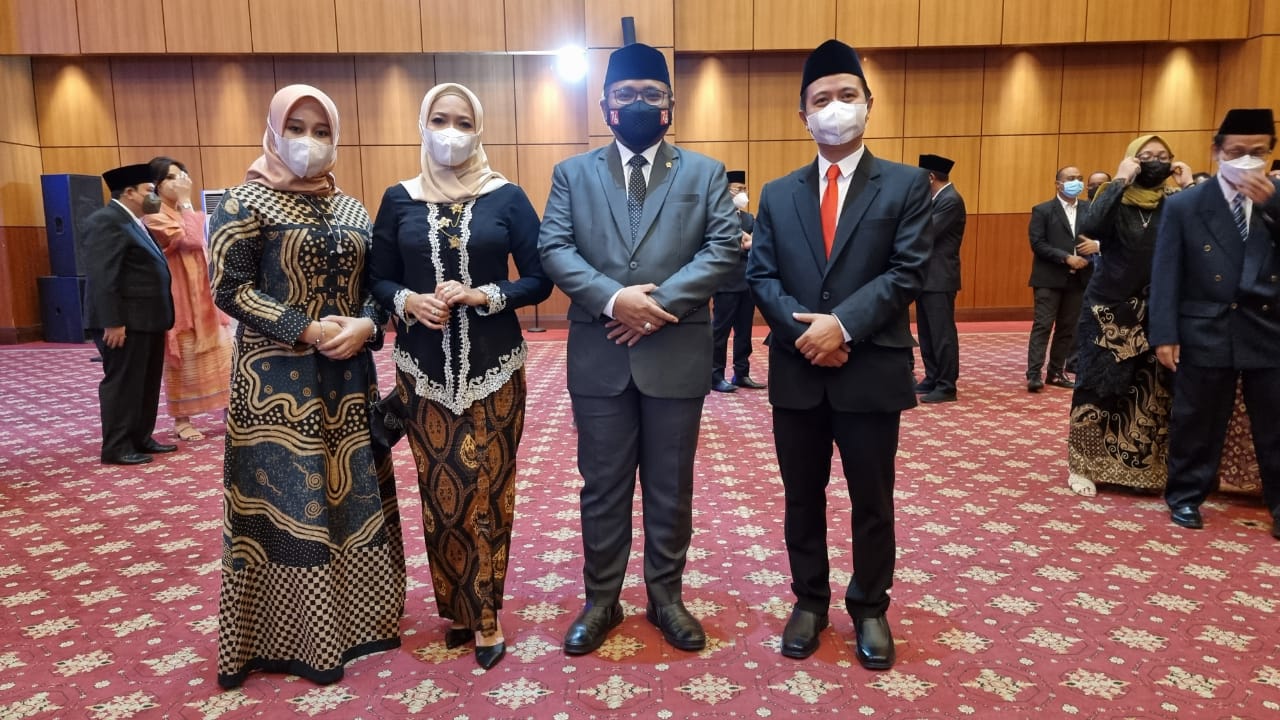 Cover Ketua Lazismu Jadi Dirjen Penyelenggaraan Haji & Umrah Kemenag