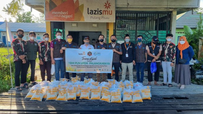 peduli-dhuafa-sinergi-bersama-lazismu-dan-ybm-pln-di-kabupaten-pulang-pisau