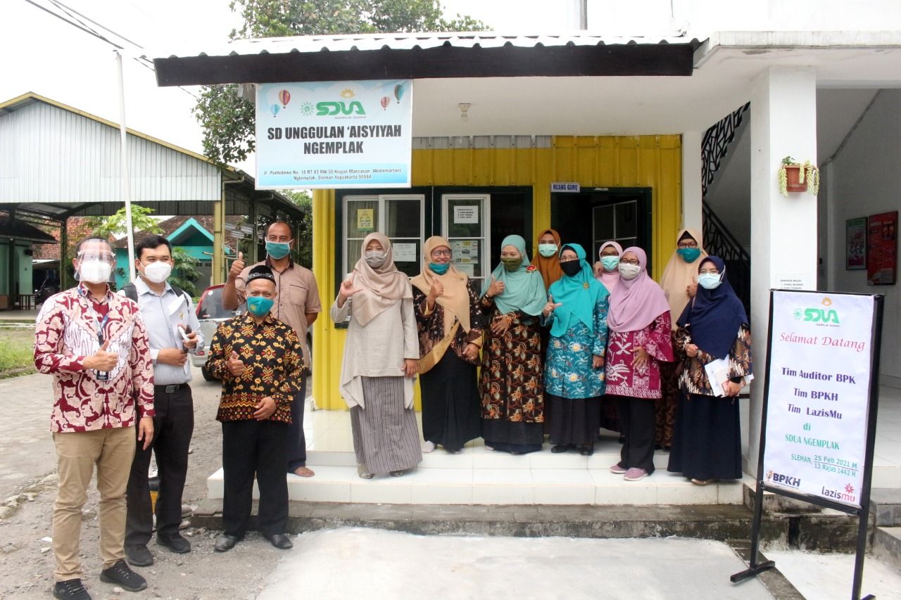 Cover BPK Audit Program BPKH Bersama Lazismu di SDUA Ngemplak dan Muallimin Yogyakarta