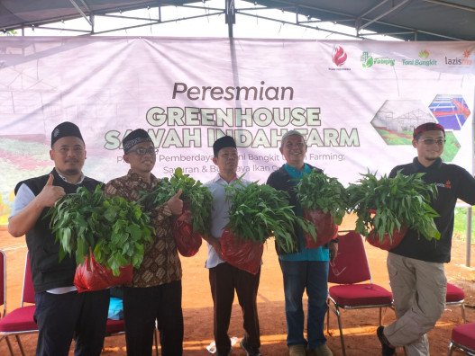 giatkan-gerakan-tani-bangkit-lazismu-resmikan-dua-greenhouse