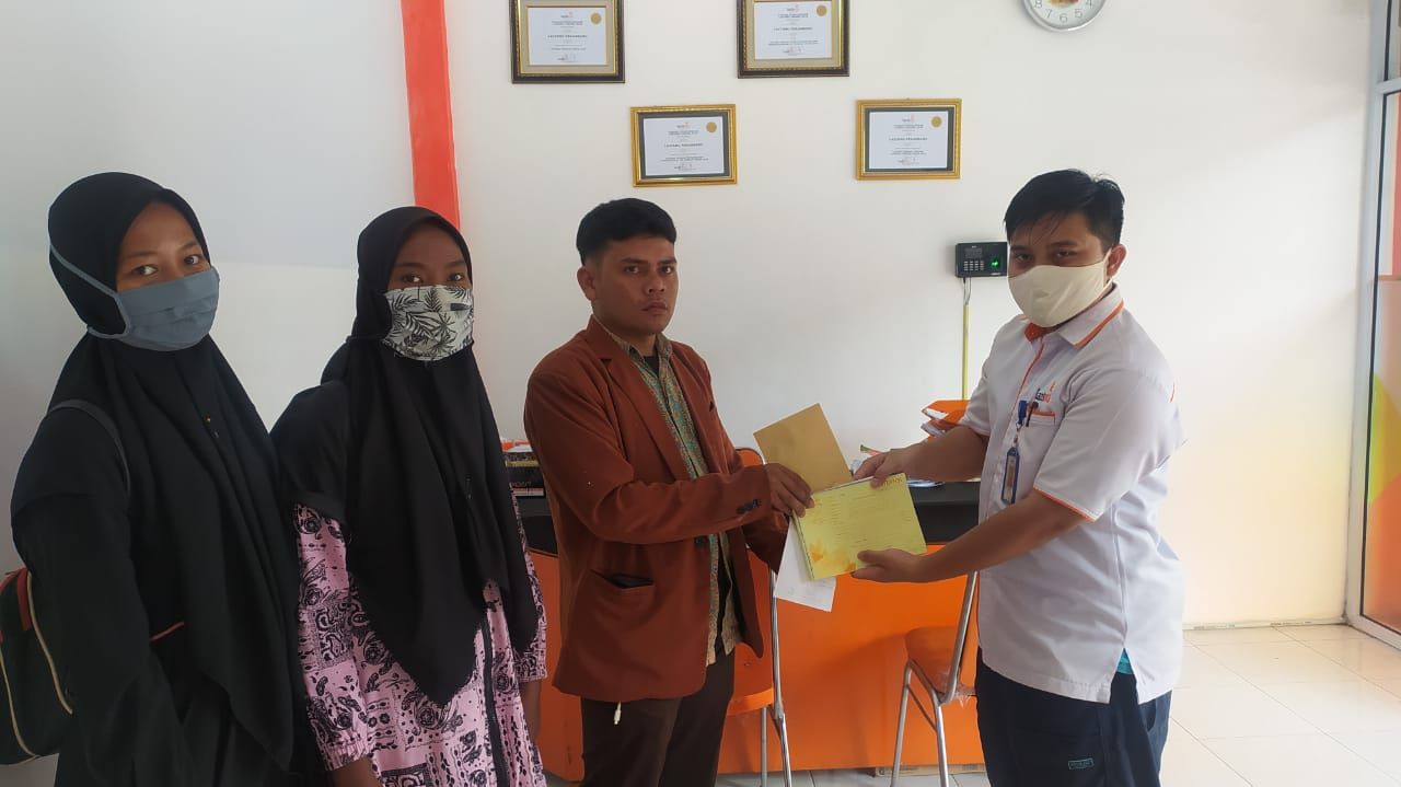 Cover Mahasiswa UIN Sultan Syarif Kasim Riau Salurkan Donasi Melalui Lazismu Pekanbaru