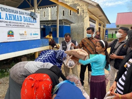 mdmc-dan-aisyiyah-lhokseumawe-salurkan-bantuan-untuk-pengungsi-dari-rohingya-2333